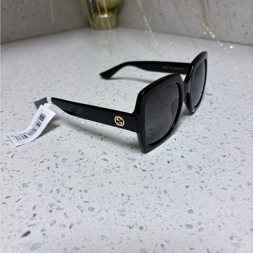 Gucci
Classic Oversized Rectangular Sunglasses, Black GG1337S-002 BRAND NEW!!